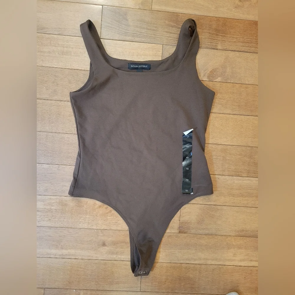 Banana Republic Brown Sleeveless Snap-Bottom Bodysuit XS NWT - Picture 3 of 4